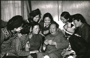 Në Pekin, 1958 – Kur Ramiz Alia dhe Hysni Kapo shkëmbyen strategji me drejtuesit e Kinës