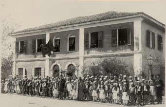 Fotografi e nxenesve te shkolles Ruzhdije ne Shkoder Fotografi e nxenesve te shkolles Ruzhdije ne Shkoder
