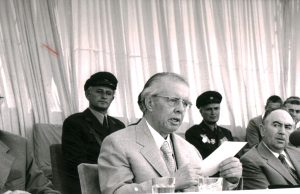 “Kjo punë nuk mund të vazhdojë më kështu!” – Enver Hoxha përballë Adil Çarçanit në Byro (1983)