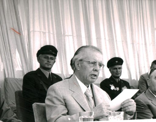 “Kjo punë nuk mund të vazhdojë më kështu!” – Enver Hoxha përballë Adil Çarçanit në Byro (1983)