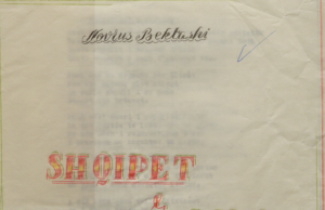 “Shqipet e Lira” – Vjersha të dhimbjes, krenarisë dhe premtimit socialist “Shqipet e Lira” është një përmbledhje poetike nga mësuesi Novruz Bektashi, dërguar Enver Hoxhës më 8 nëntor 1965, që ndërthur patriotizmin, lavdet për PPSH-në dhe thirrjet për ndërtimin e socializmit.