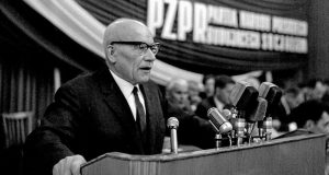 Władysław Gomułka në Mbledhjen e Bukureshtit (1960): Fjala që sfidoi hapur Kinën